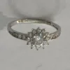 A1150019 bague marguerite or gris 375 oxydes de zirconium