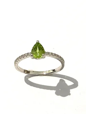 WhatsApp Image 2026-08-07 at 13.00.34 bague or gris 375 péridot / oxydes de zirconium