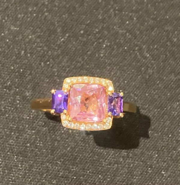 WhatsApp Image 2025-06-07 at 18.22.45 bague or rose 750, spinelle rose, saphir violet, diamant