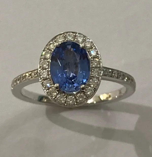 WhatsApp Image 2026-09-17 at 18.36.47 bague or gris 750, saphir bleu Ceylan, diamant