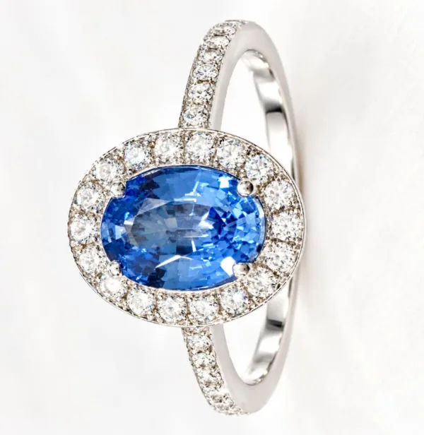 bague or gris 750, saphir bleu Ceylan, diamant