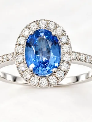 bague or gris 750, saphir bleu Ceylan, diamant